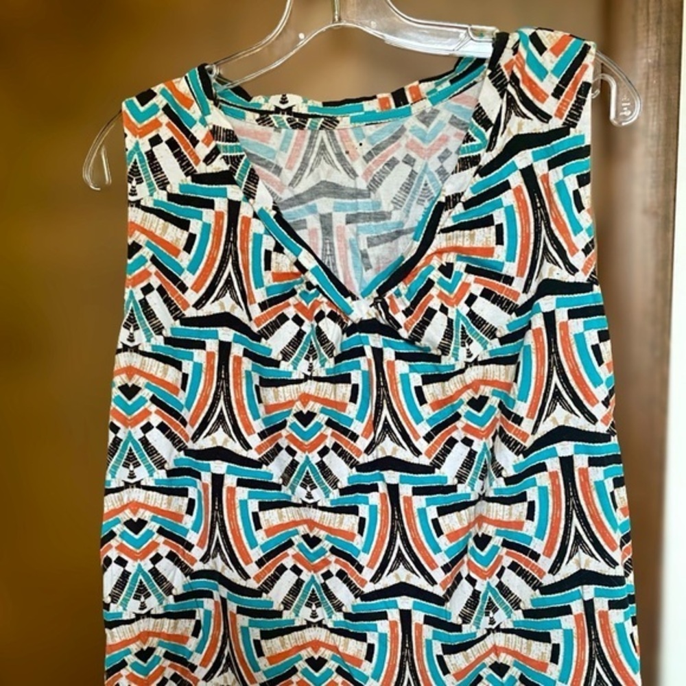Rich earthy-toned geometric sleeveless Blouse. Size 2x. Soft & comfortable.